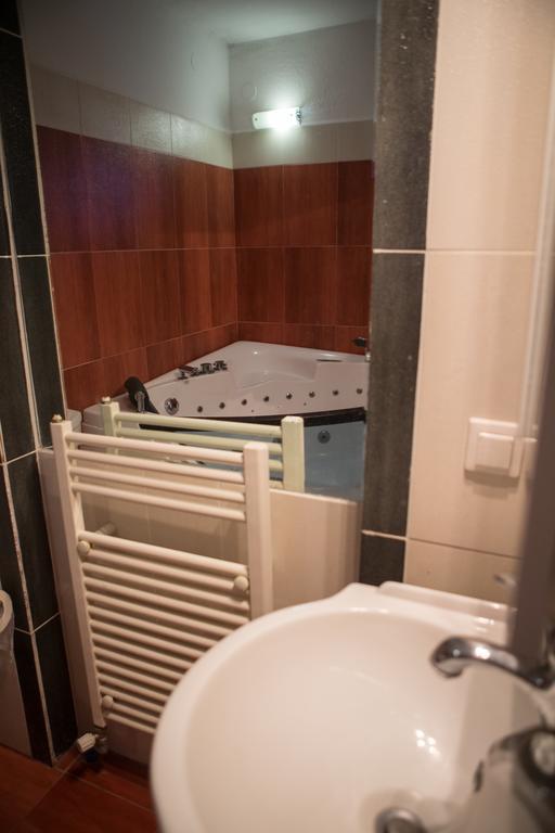 Voras Apartments Káto Loutrákion Esterno foto