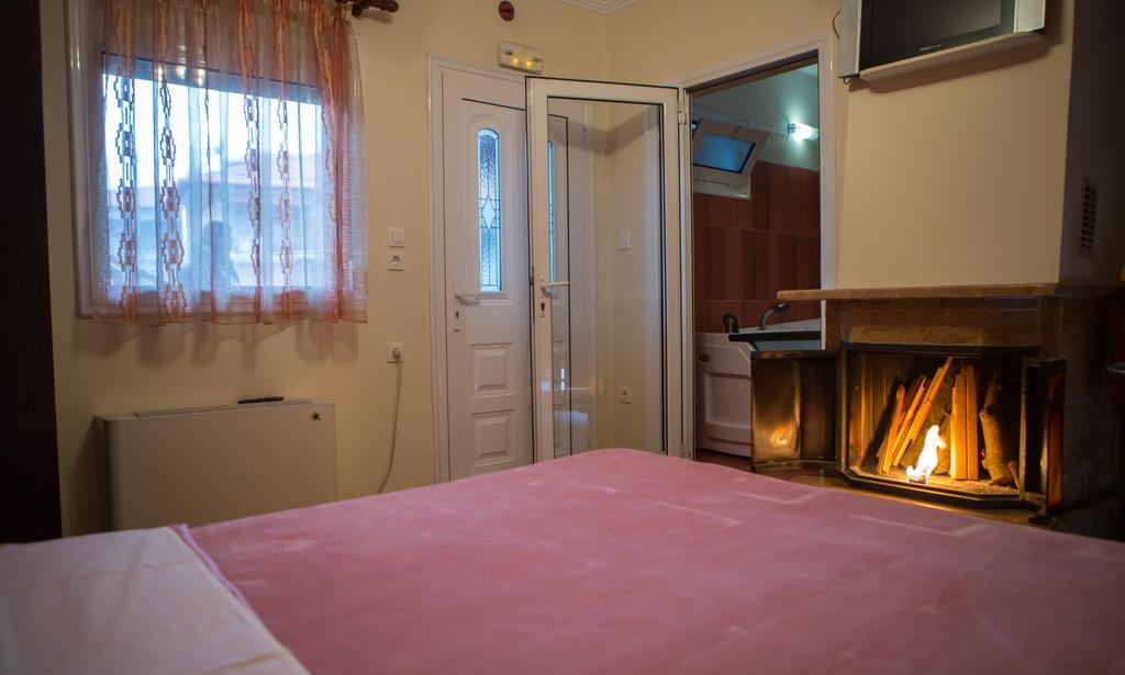 Voras Apartments Káto Loutrákion Esterno foto